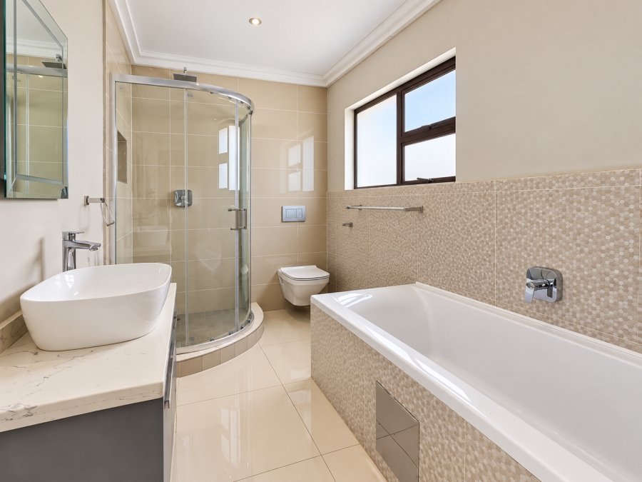 To Let 4 Bedroom Property for Rent in The Islands Estates North West